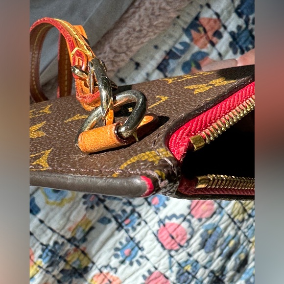 Louis Vuitton pouchett/ wristlet - Picture 4 of 9